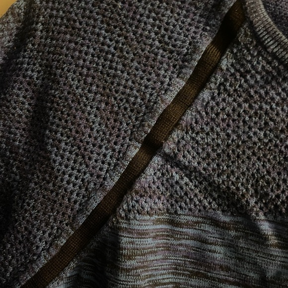 Nike top size medium - Picture 3 of 5